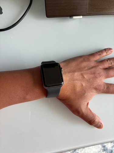 Apple Watch Series 3 (gps) - Aluminio Negro - 42mm - Usado Negro Negro Negro
