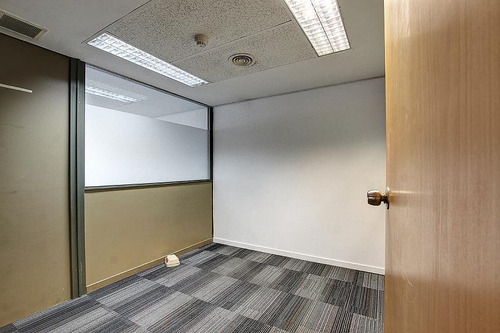 Oficina De 430 M2 En El Centro. Piso Alto, Vista Abierta, Muy Buen Estado