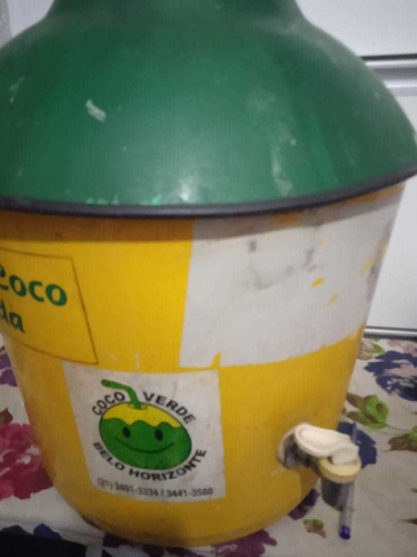 Imagem 2 de 3 de Carrinho De Água Coco