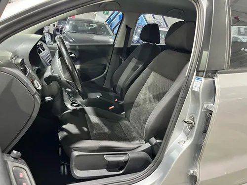 Volkswagen Polo 1.6 L4 Tiptronic At
