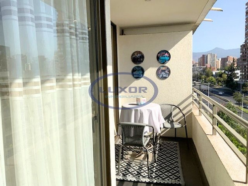 A Pasos Del Metro Manquehue Con 1 Estacionamiento