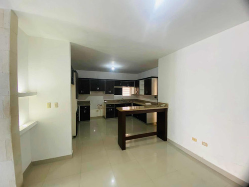 Casa En Venta En La Romana En El Residencial Las Orquídeas