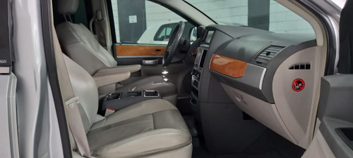Imagem 4 de 12 de Chrysler Town & Country 2008 - 2.8 Limited Automático