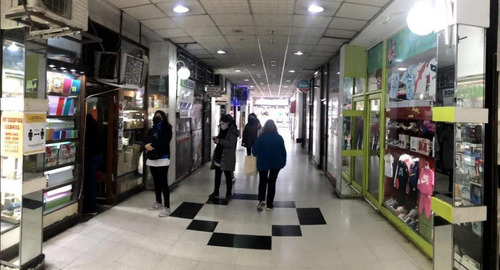 Imagen 6 de 12 de Local Comercial En Galería Y Con Entrada Independiente Desde La Calle 76 M²- Liniers
