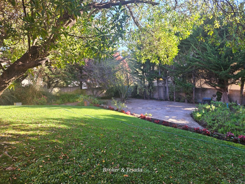 Broker Bosques- Excelente Propiedad 6d-4b-gran Patio