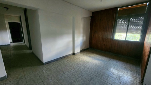 Departamento En Venta De 3  Dormitorios