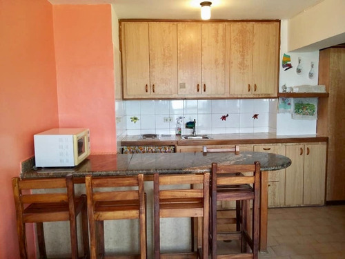Imagen 11 de 19 de Apartamento En Higuerote Vista Al Mar. Edificio Muy Bien Conservado. Piso Medio. Salida A La Playa. Vigilancia 24h. Buena Oportunidad. Muy Cerca De Todo!!