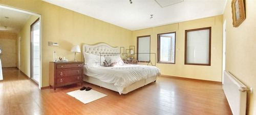 Casa En Venta De 6 Dorm. En Olmué
