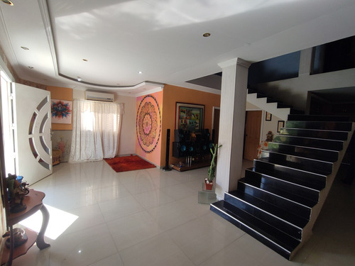 Imagen 3 de 15 de Se Vende Casa Urb Santa Rosalia. Cagua