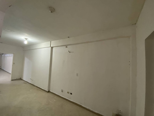 Imagen 6 de 9 de Marlyn Padrón Vende Local En Alquiler A Pie De Calle, Los Colorados 12537 Mlyn
