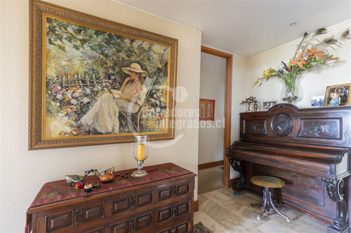 Departamento En Venta De 5 Dorm. En Las Condes