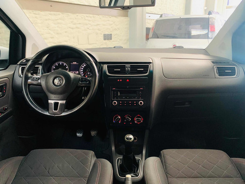 Volkswagen Suran 1.6 Trendline 2013 50% Financiado