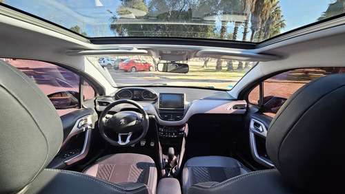 Peugeot 208 1.6 Feline