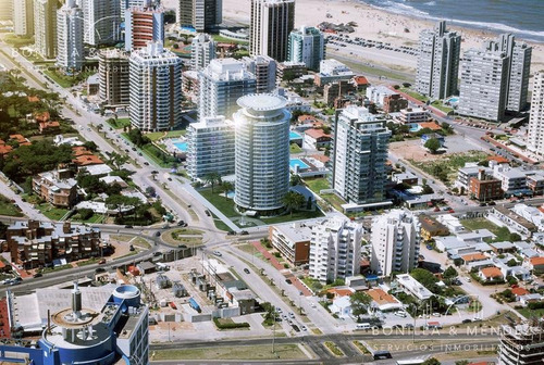 Artower, A Estrenar! Piso Alto, 3 Dormitorios En Suite, Toilette, Precio Gastos De Ocupación