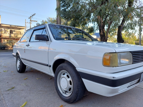 Imagem 10 de 14 de Volkswagen Voyage Cl 1600