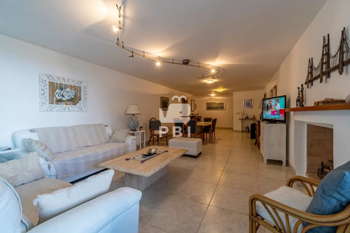 Apartamento En Playa Brava, 3 Dormitorios. - Torre Nueva York - Ref : Pbi3217