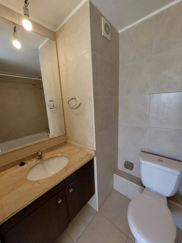 Depto En Arriendo De 2 Dorm 2 Baños. Lomas San Andres