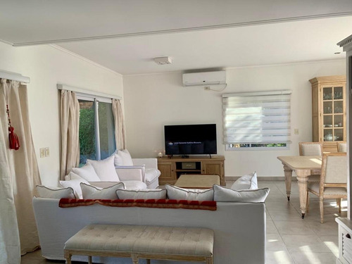 Imagen 3 de 28 de Hermosa Casa De 4 Ambientes En Campo Grande! Con Renta