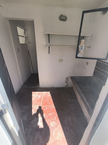 Venta Casa 3 Dormitorios, Amplio Jardín. 43 E/ 23 Y 24, La Plata