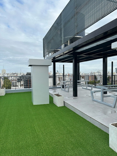 Precioso Apartamento Al Frente A Estrenar En Parque Rodó Piso Alto De 2 Dormitorios, 1 Baño, Opcion Cochera Doble, Amenities