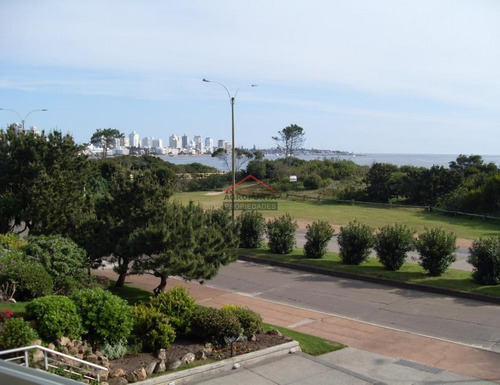 Excelente Apartamento Frente Al Mar En Mansa, Toma Apartamento Como Parte De Pago - Ref: 5261