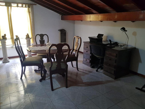 Imagen 2 de 14 de Casa Amplio Chalet - Ituzaingó Norte - Venta