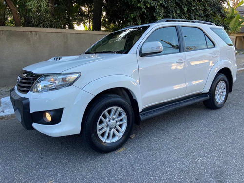 Imagem 1 de 15 de Toyota Sw4 2015 3.0 Srv 7l 4x4 Aut. 5p