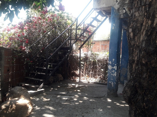 Terreno Y Amplia Casa En Guarenas