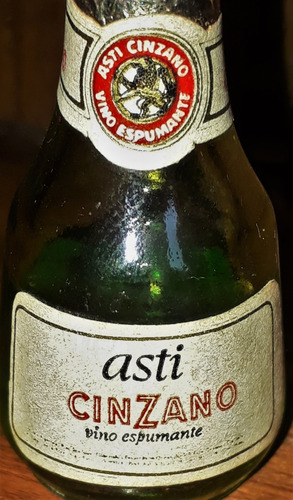 Botellita Infra Miniatura Asti Cinzano Vino Espumante 1975 (Usado)