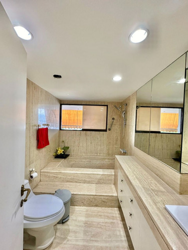 Apartamento De 310 M2 Colinas De Valle Arriba