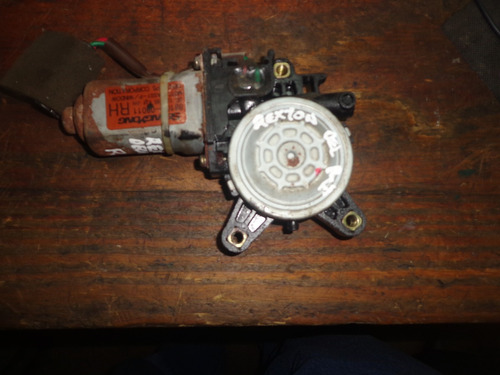 Vendo Motor De Regulador De Ventana Delantero Derecho Rexton