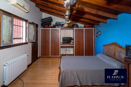 Venta Casa 3 Dormitorios Grand Bourg Con Cochera