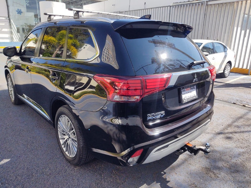 Imagen 2 de 15 de Mitsubishi Outlander Lim. Phev Hibrida At
