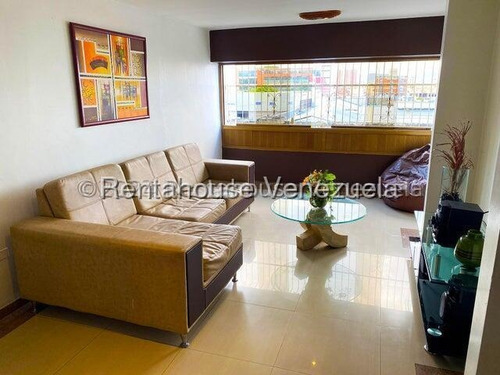 Bello, Cómodo Y Fresco Apartamento De Concepto Abierto, Ubicado Al Centro De La Ciudad, Cercano A Farmacias, Clínicas, Centros Educativos Y Comercio En General, De 121,5 Mtrs2