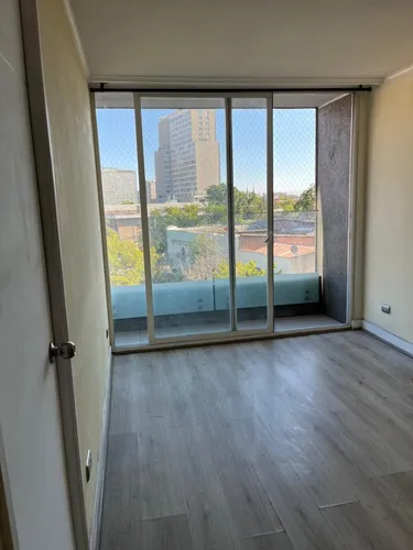 Departamento Con Gran Ubicación En Metro Hospitales