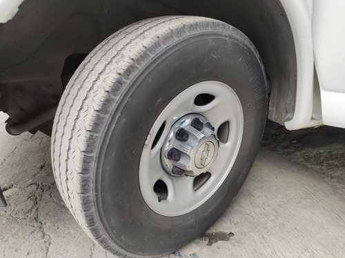 Imagen 14 de 14 de Chevrolet Express 2017 6.0 Ls C 15 Pas At