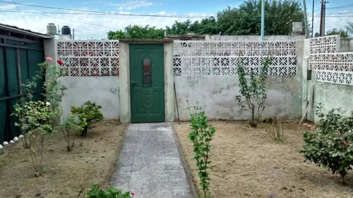 Casa Con Amplio Lote. Quilmes. Apta Crédito