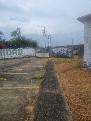 Mariana Castillo Vende Galpón Zona Industrial El Recreo