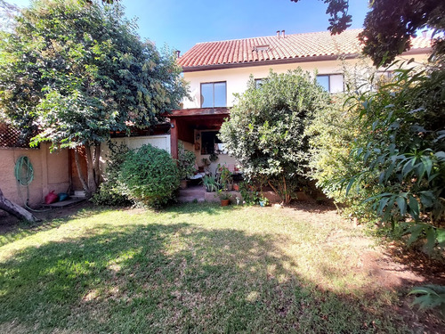 Excelente Casa En San Carlos De Apoquindo