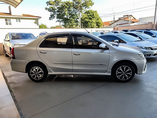 Imagem 7 de 15 de Toyota Etios 1.5 Platinum Sedan 16v 2018