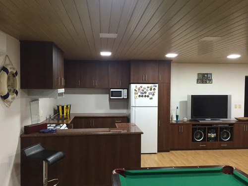 Vendo En Colon Casa Con Piscina , Barbacoa De 3 Dorm. Y Gar