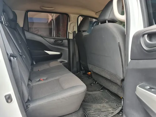 Nissan NP300 Frontier 2.5cc MT AA 4X2