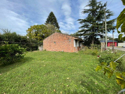 Lote En Venta Con Casa A Demoler; Excelente Ubicacion