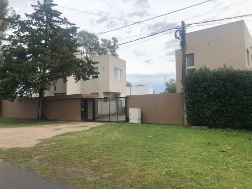 Lote En Venta En Barrio Cerrado 