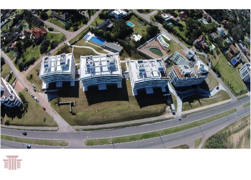 Alquiler Primera Linea En Playa Mansa , Pent-house - Ref: 10827