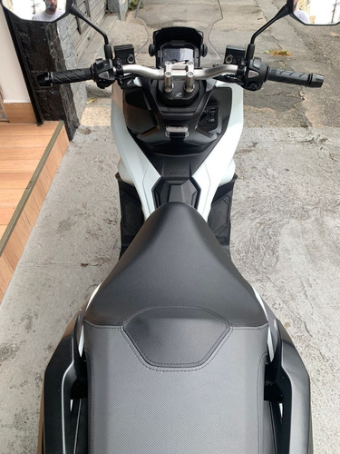 Imagem 6 de 8 de Honda Adv