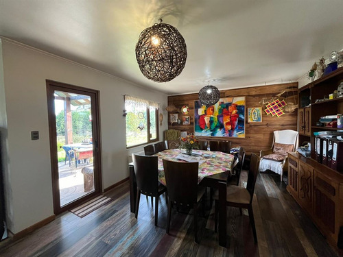 Casa En Venta De 5 Dorm. Más Quincho En Puerto Varas