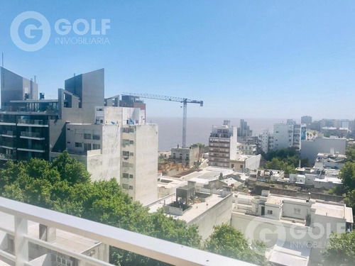 Se Vende Con Renta Penthouse 2 Dormitorios. Centro. Garajes Opcionales.