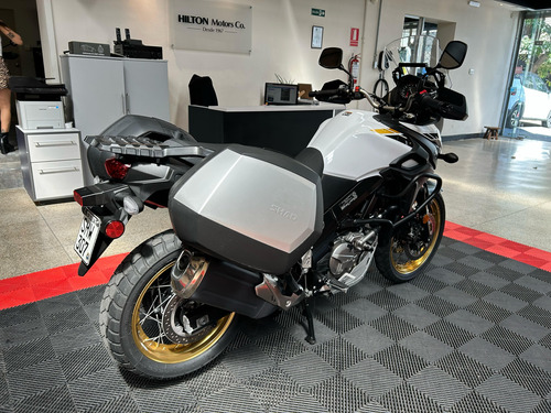 Suzuki V-strom 650 Año 2023 - Hilton Motors Co.