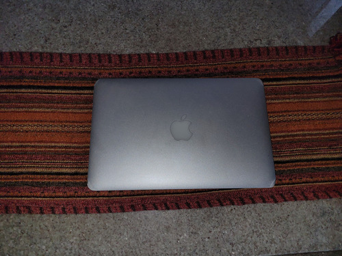 Macbook Air A1 2010, 2 Gb, Ssd, 64 Gb